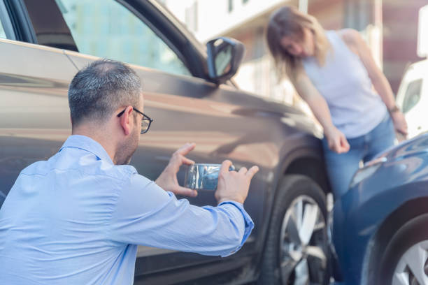Professional Full Coverage Car Insurance technician working in Pawnee, IL